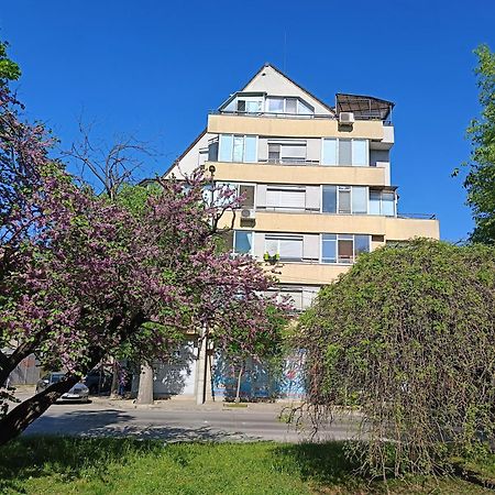Mdm Apartment City Center Felicita Deluxe Ruse Exterior photo