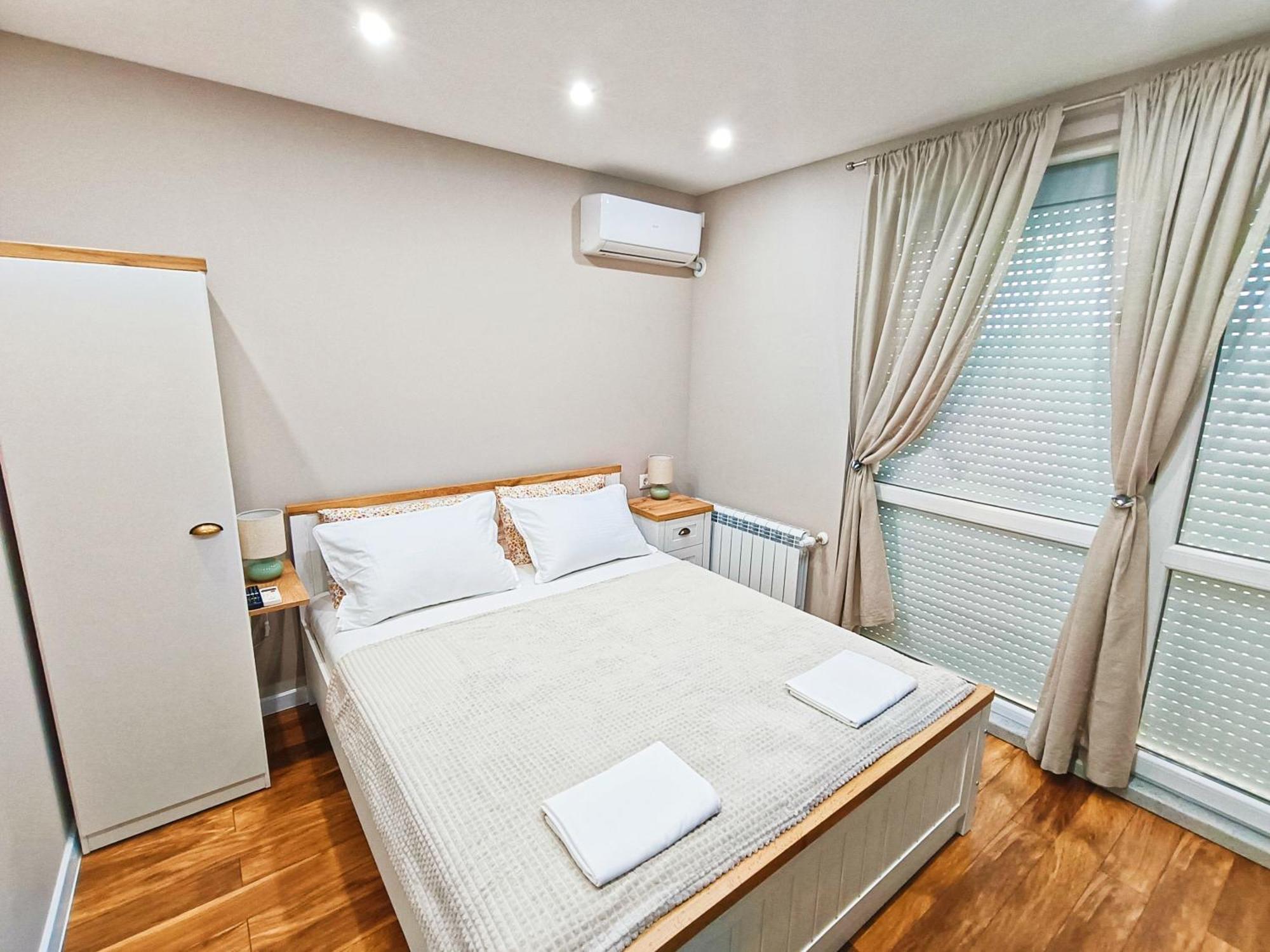 Mdm Apartment City Center Felicita Deluxe Ruse Exterior photo